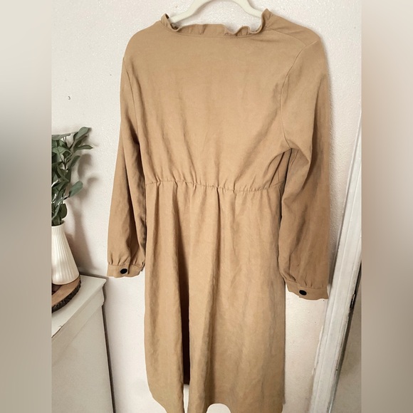 Dazy Dress - Picture 3 of 3